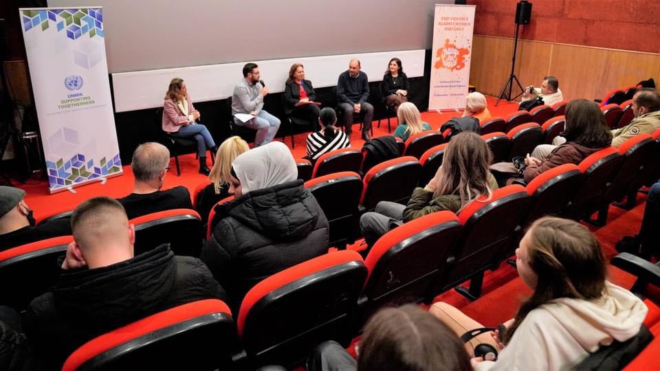 Fokloristya, Aktorya thay Terne aktivistya, lele kotor ani premiera e filmeski ‘Romni’.