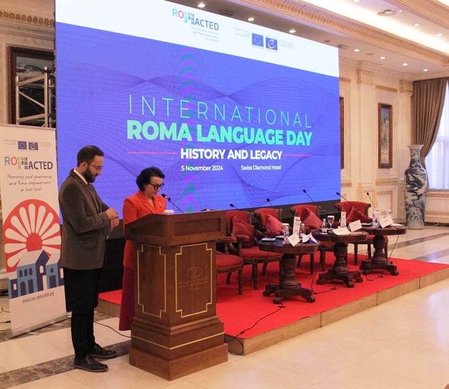 Nacionaluno Dive e Romana Qhibyako adikergyola yek Konfernca vash Historikuno Kustikipe