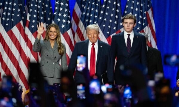 Agurno Nevipe – Donald Trump publikinla trumfipe/ baro festuipe kotar leske phikodeusiya