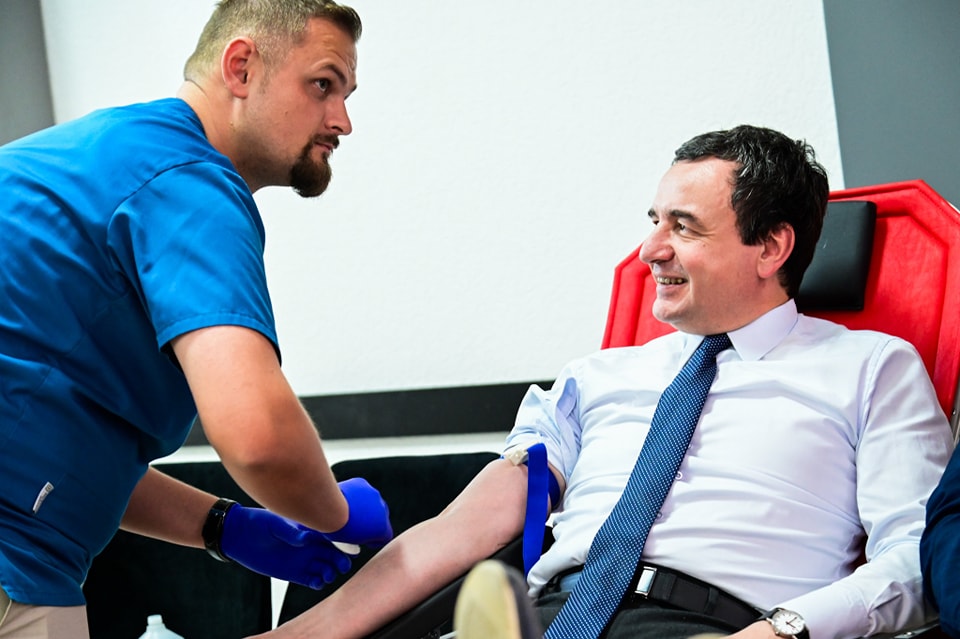 Kurti dela rat, vash respekti memoryumi e Astrit Dehareske