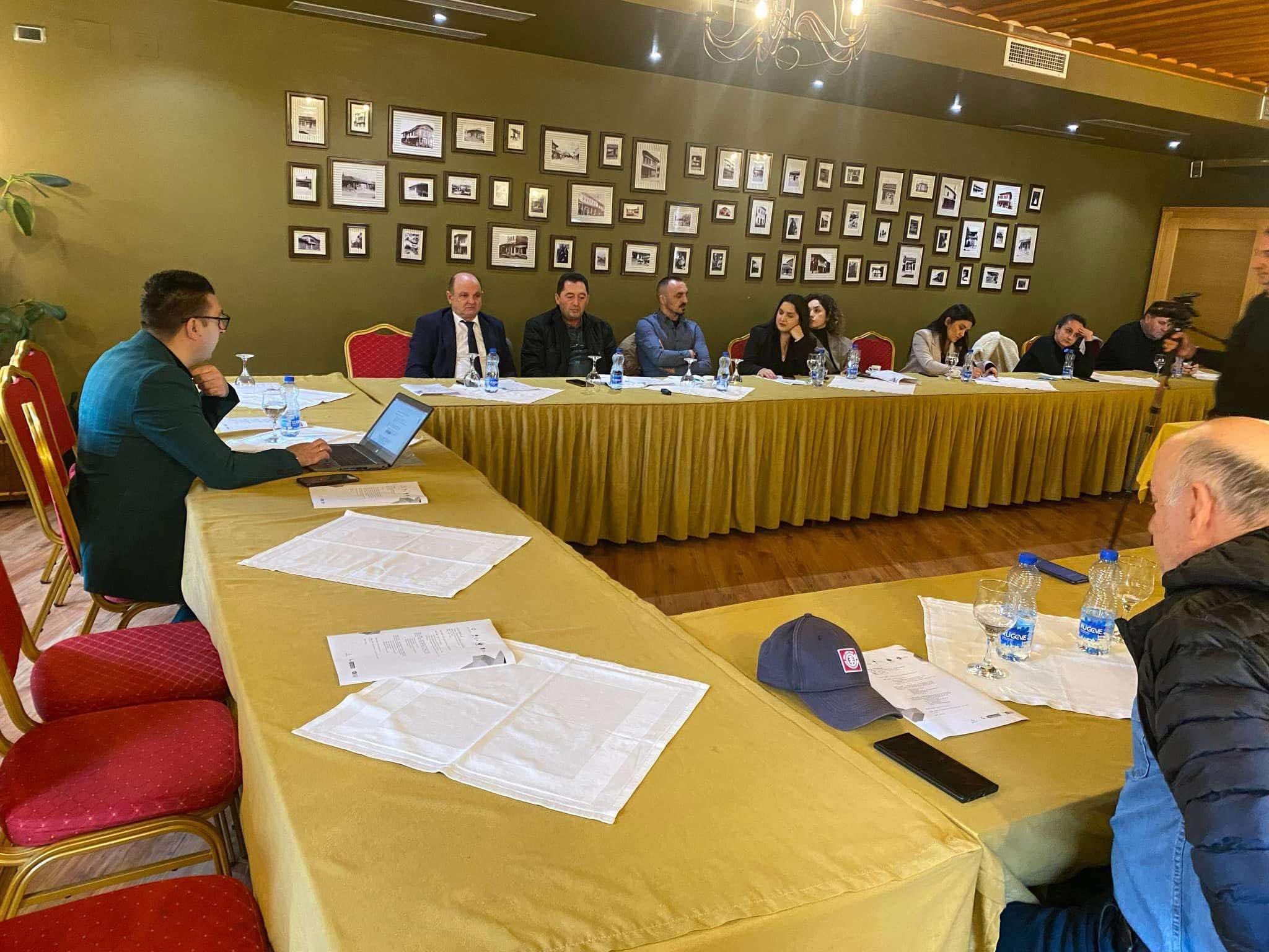 Ani Jakovaki komuna adikergyola kedipe phando e komuntetyengo edukipaska situacia