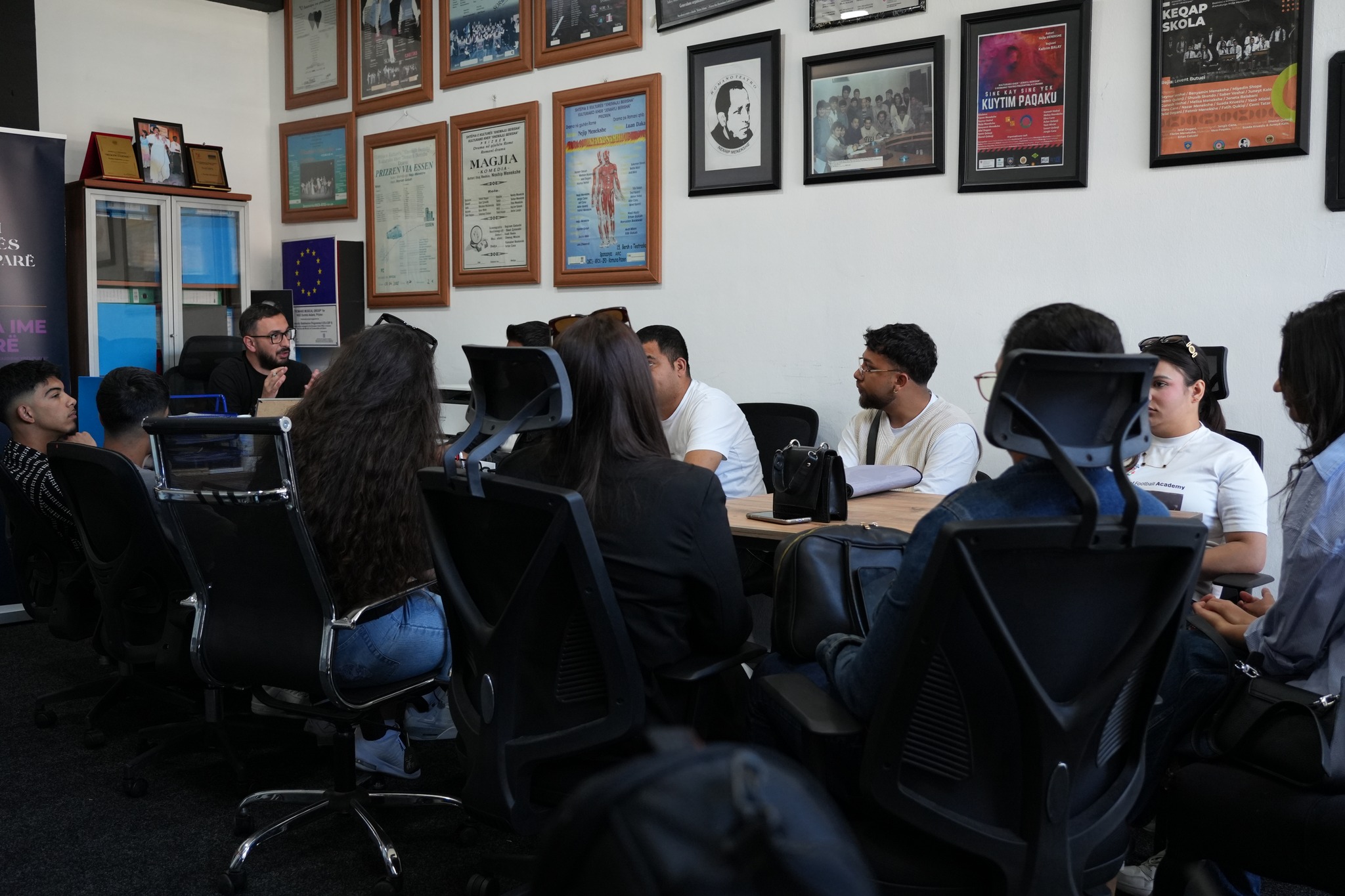 O romane terne ka shrden poro angluno profesionaluno dromiripe prekal e platforma “Miri yekhto Buti”