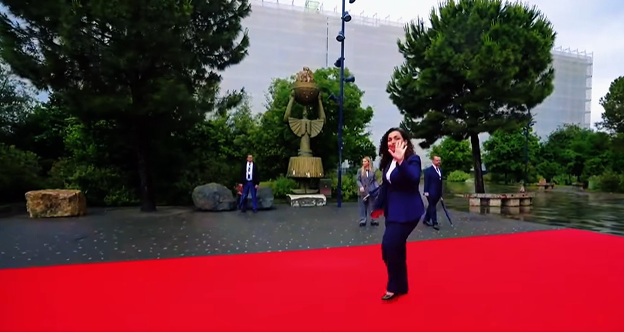 Osmani anglo EU-eske liderya ani Tirana mangla cidipe e masengo vash e Kosova