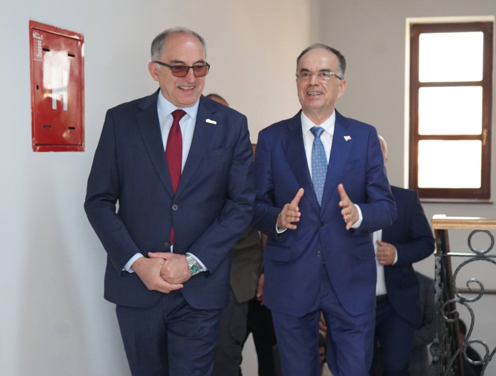 Prizrenosko Sheruno ajukergya e Albaniake Presidente