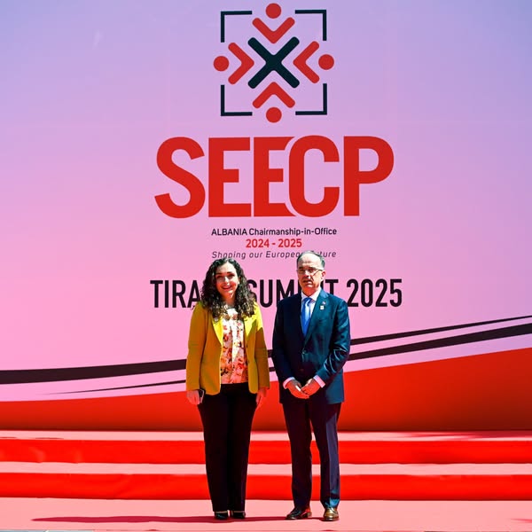 Osmani naysikerla e Albaniake Presidente vash o shukarajukeripe ano Uqhe Nivelesko Samiti ani Tirana