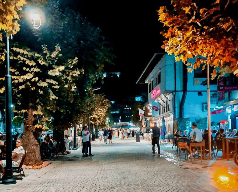 Prizrenoski Komuna laqharla e Shadervaneske droma