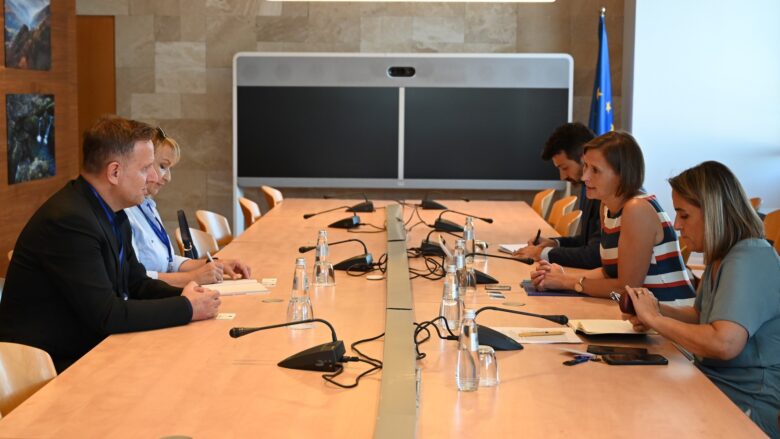 Ofisi e EU-esko mangela so may sig te tranferingyon o qhoneske pokipya vash o RTK