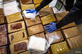 Kosovaki Policia informingya kay ano Prizren arestime e persone H.K. (1994) ano Prizren vash theripe e narkotikune substanciengo