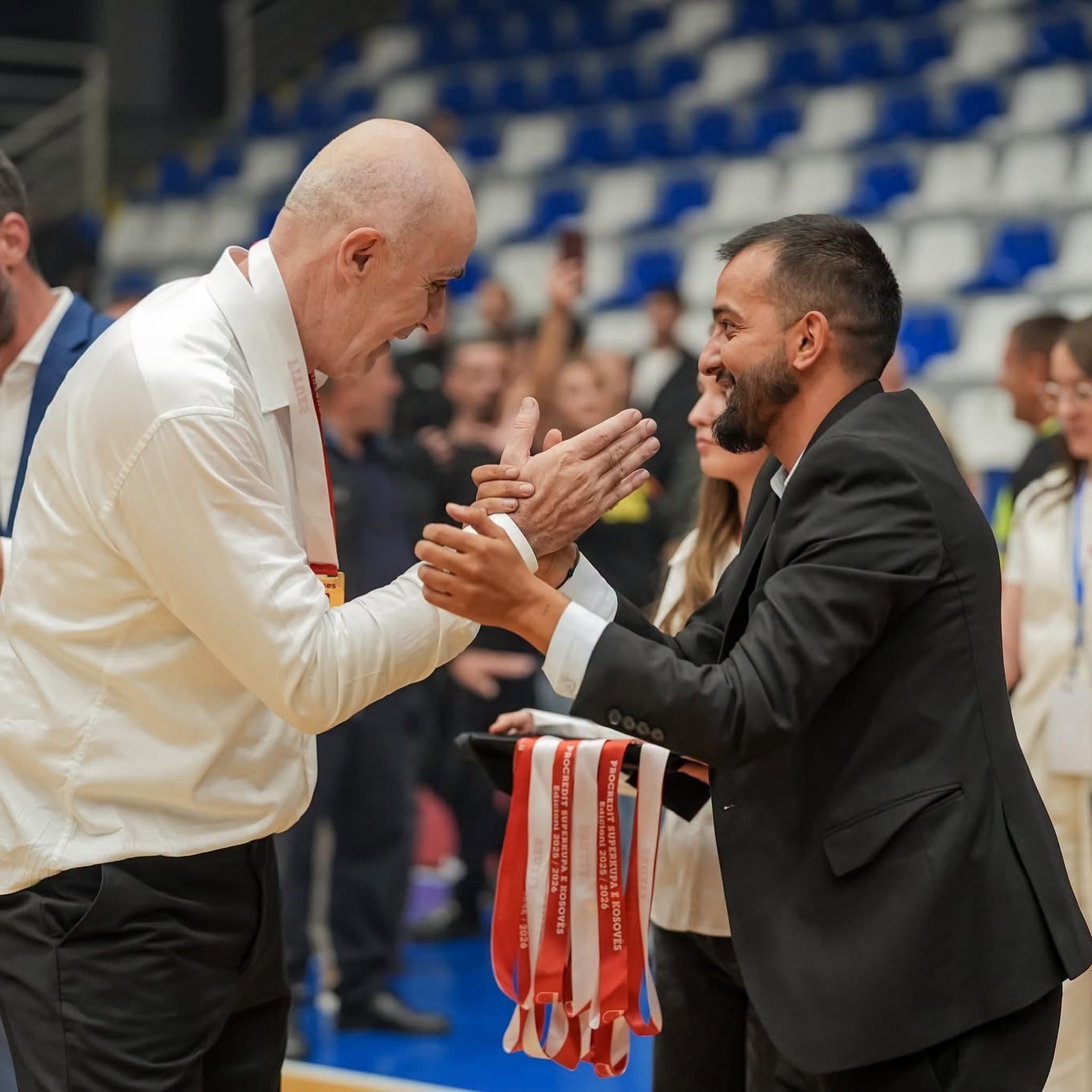 Sejnur Veshall – taloministri vash o Sporti thay Terne ulavla o medalya e finalake Bashkimi:Trepca